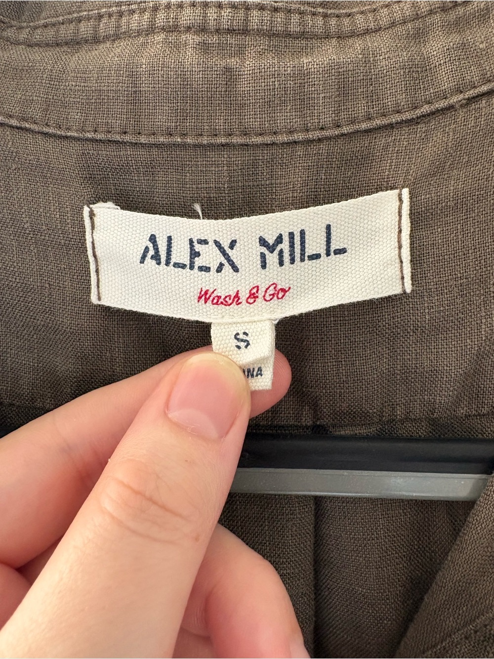 Alex Mill Maddie Linen Blouse in Deep Moss - Picture 4 of 5